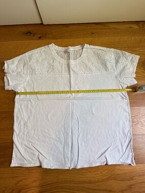 Time and Tru White Eyelet Short Sleeve Top